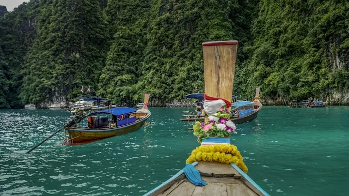 Phi Phi Islands Speedboat Tour by OYG Holidays