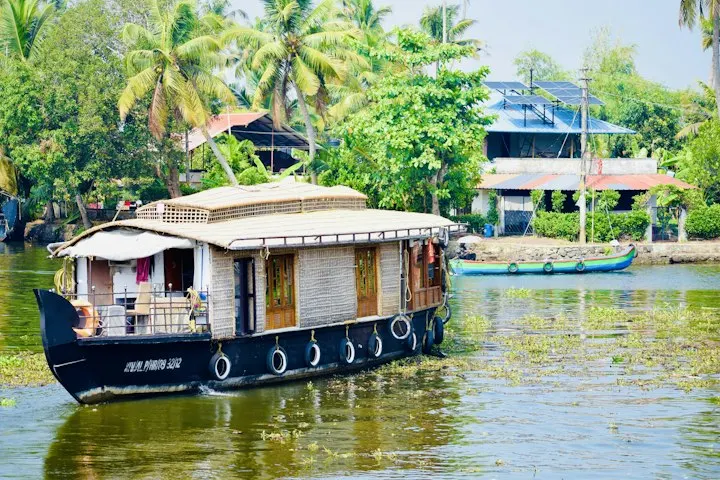 Backwater Resorts in Alleppey by OYG Holidays