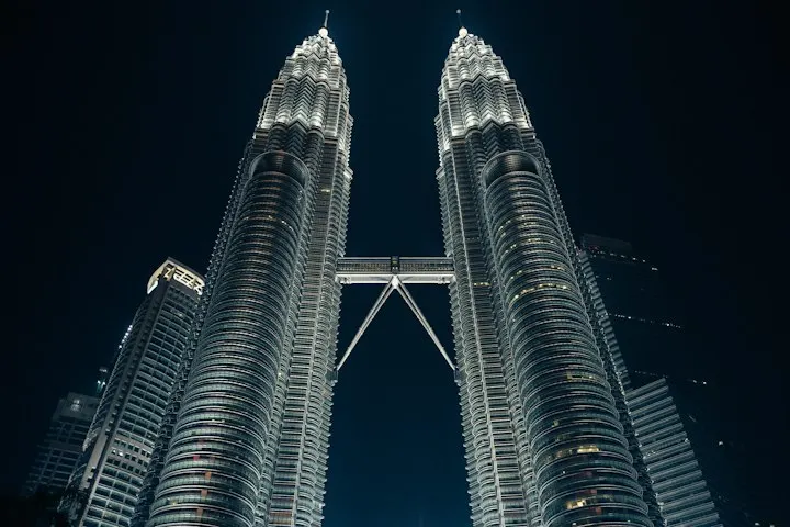 Petronas Tower: Malaysia holiday packages by OYG Holidays