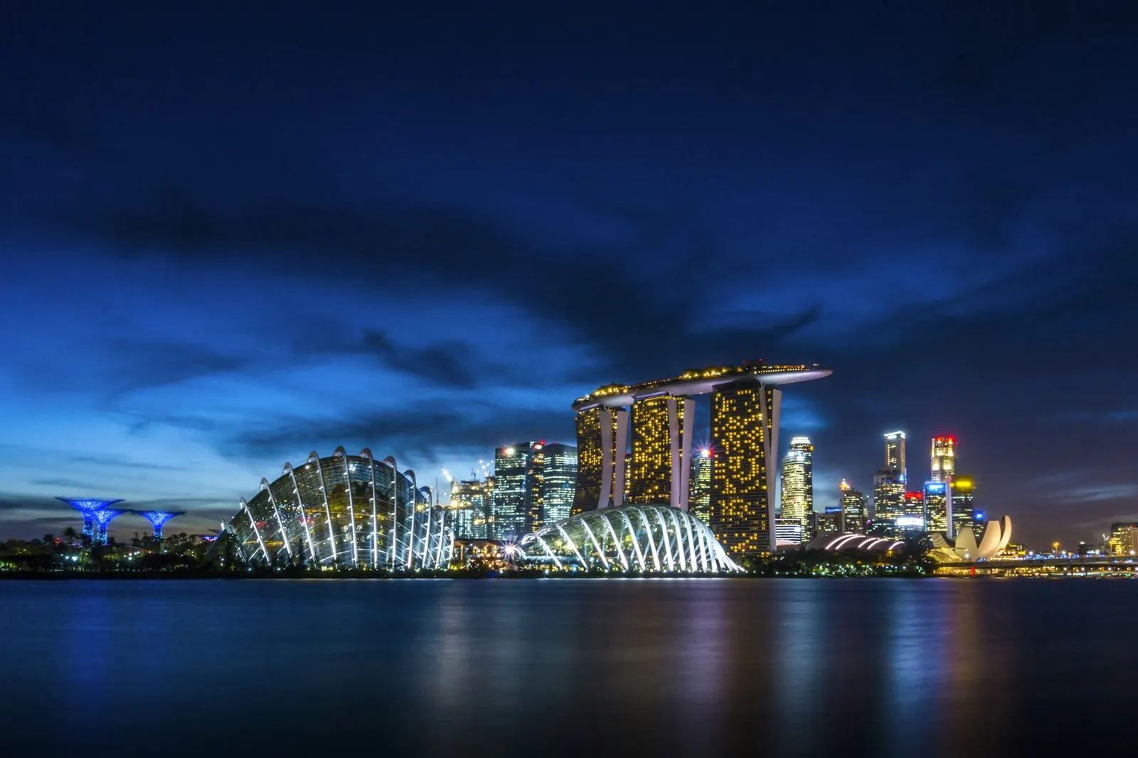 San Marina Bay, Singapore Singapore at Night: Singapore holiday packages by OYG Holidays