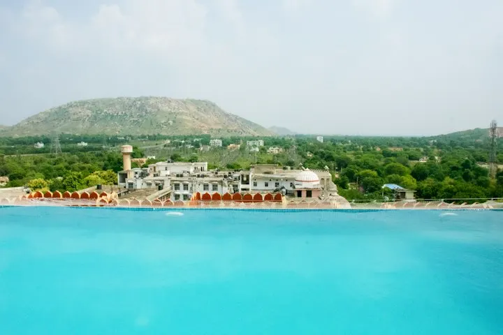 Resort Hotels on Jaipur's Outskirts by OYG Holidays
